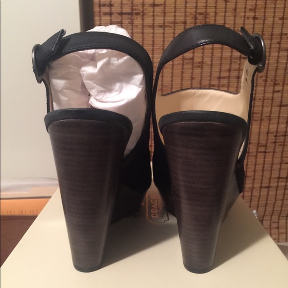 Coach (A8186) Janet Signature wedges - Picture 4 of 5